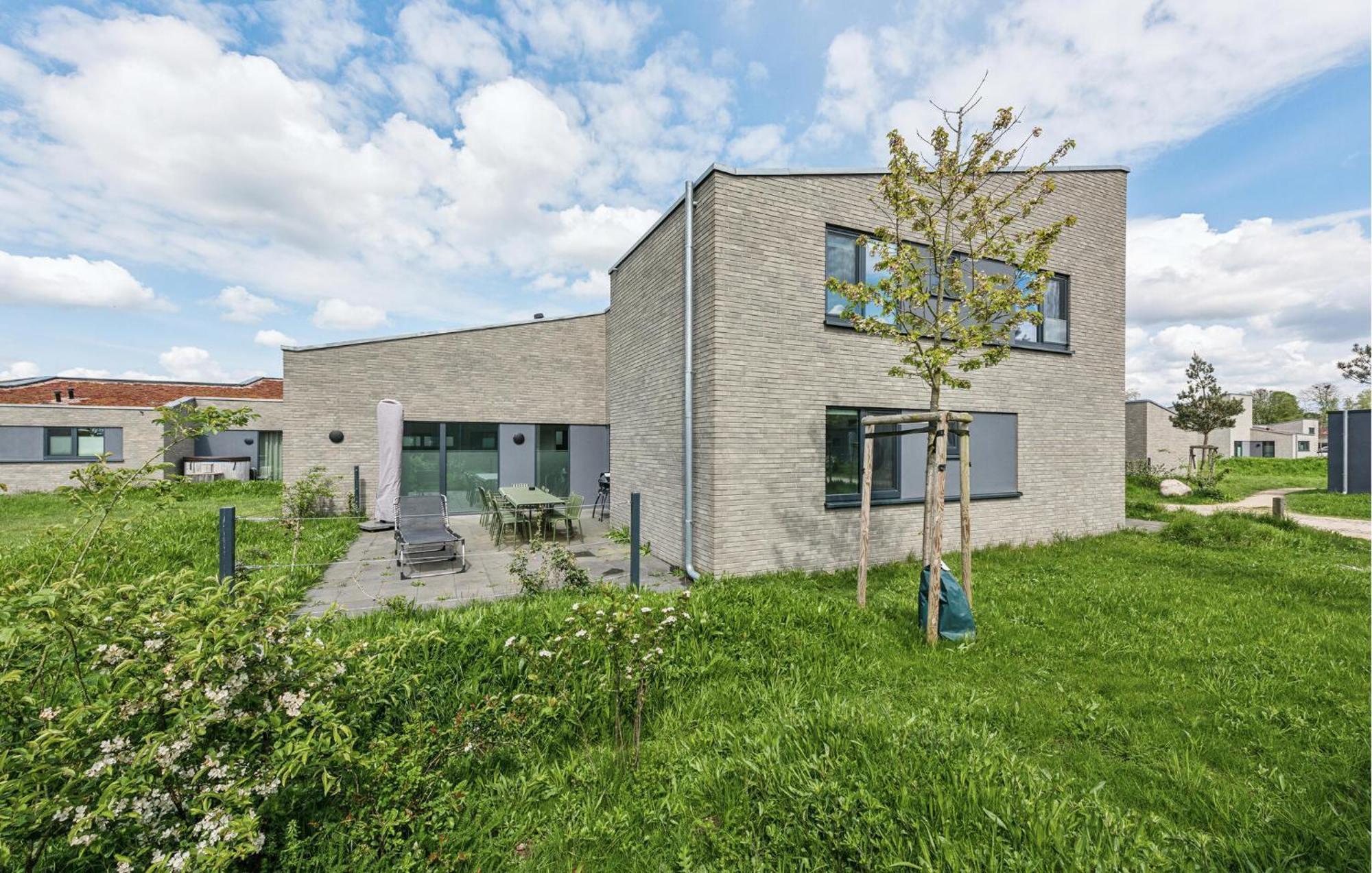 Cozy Home In Lembruch-Duemmer See With Sauna Eksteriør bilde